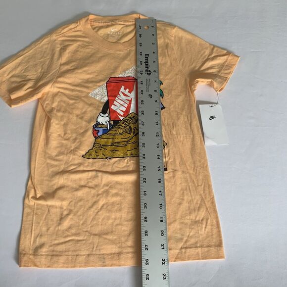 Nike T-shirt NWT Boys S Pastel Orange Crewneck Short Sleeve Sneaker Graphic Tee - Picture 6 of 6